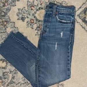 Womens Levi straight let jeans